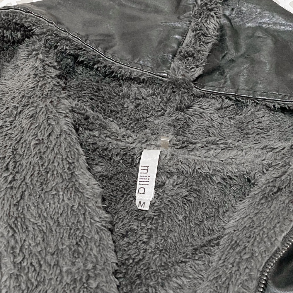 Miilla hooded faux leather/fur vest - Picture 7 of 8